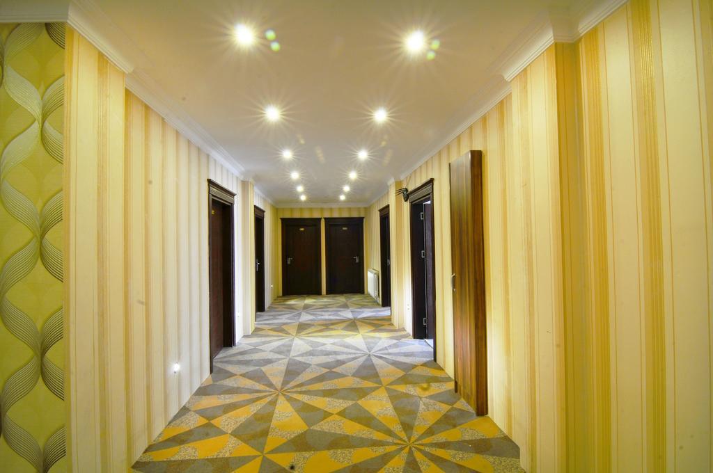 Hotel Dosco Ван Екстериор снимка