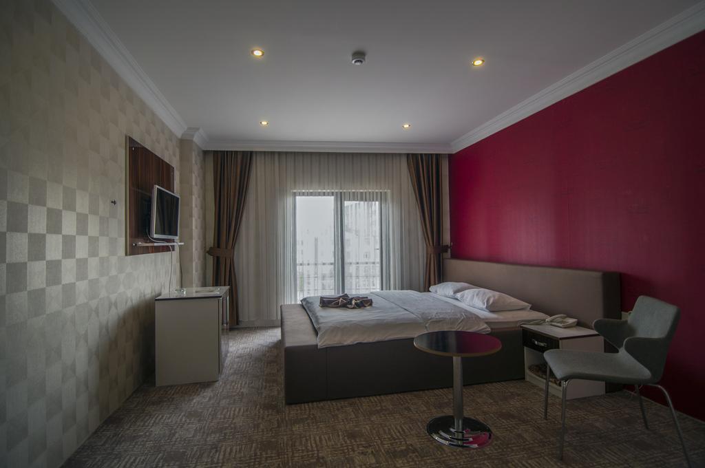 Hotel Dosco Ван Екстериор снимка