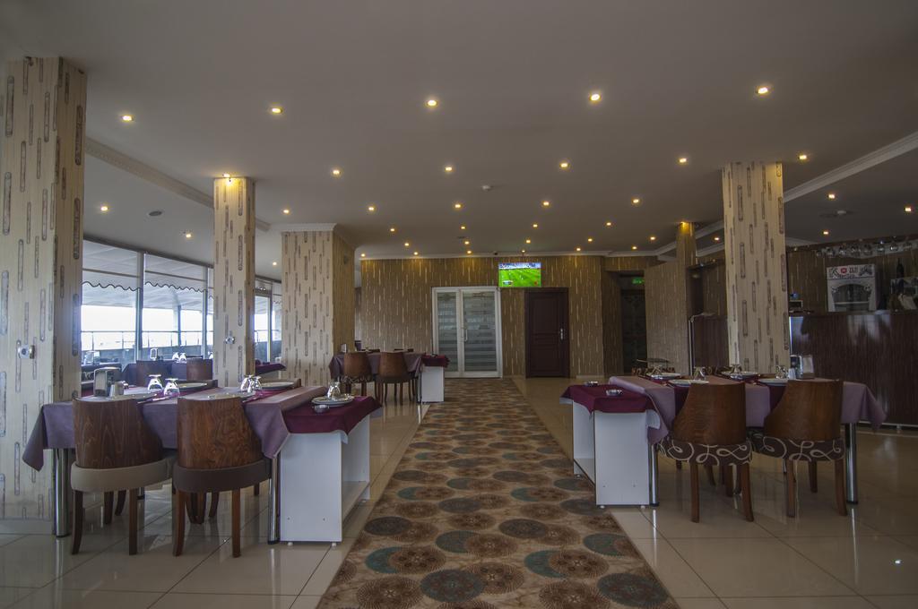 Hotel Dosco Ван Екстериор снимка