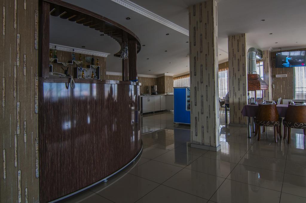 Hotel Dosco Ван Екстериор снимка