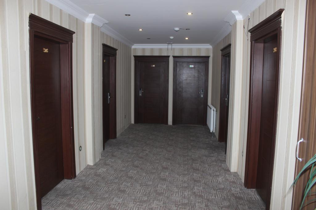Hotel Dosco Ван Екстериор снимка
