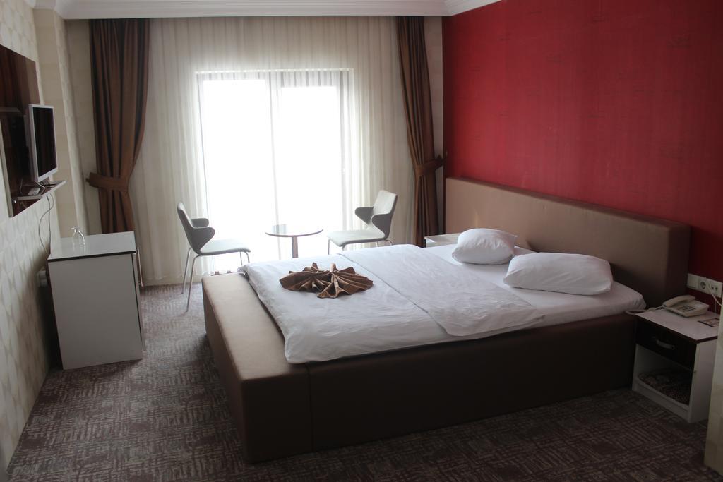 Hotel Dosco Ван Екстериор снимка
