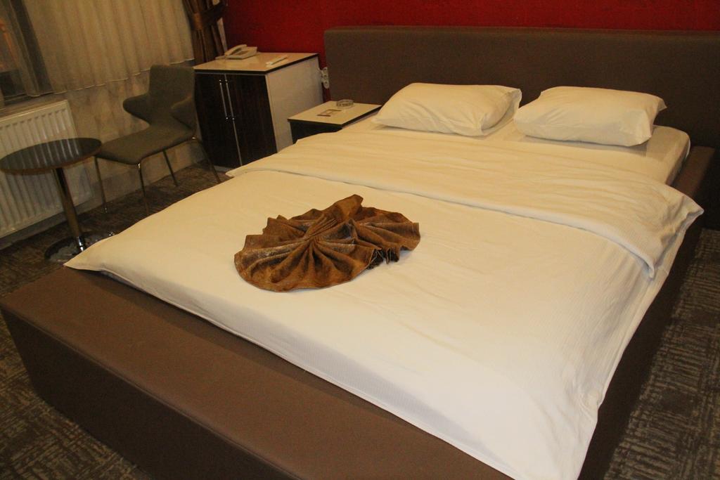 Hotel Dosco Ван Екстериор снимка
