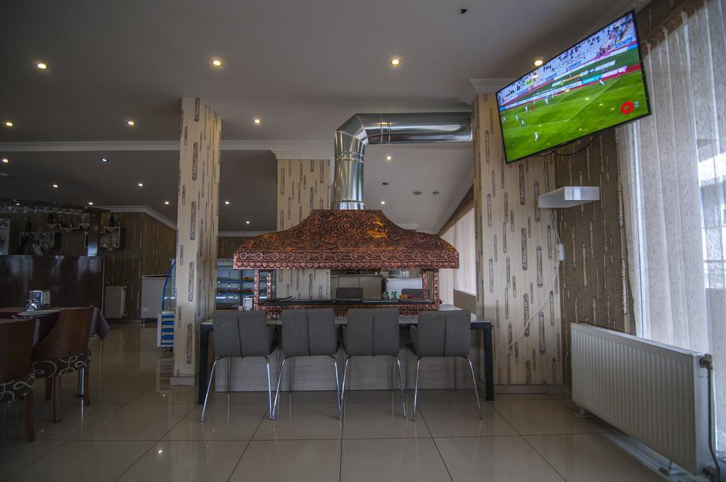 Hotel Dosco Ван Екстериор снимка